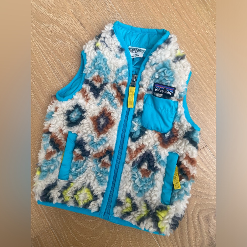 Patagonia fleece vest size 3-6 months